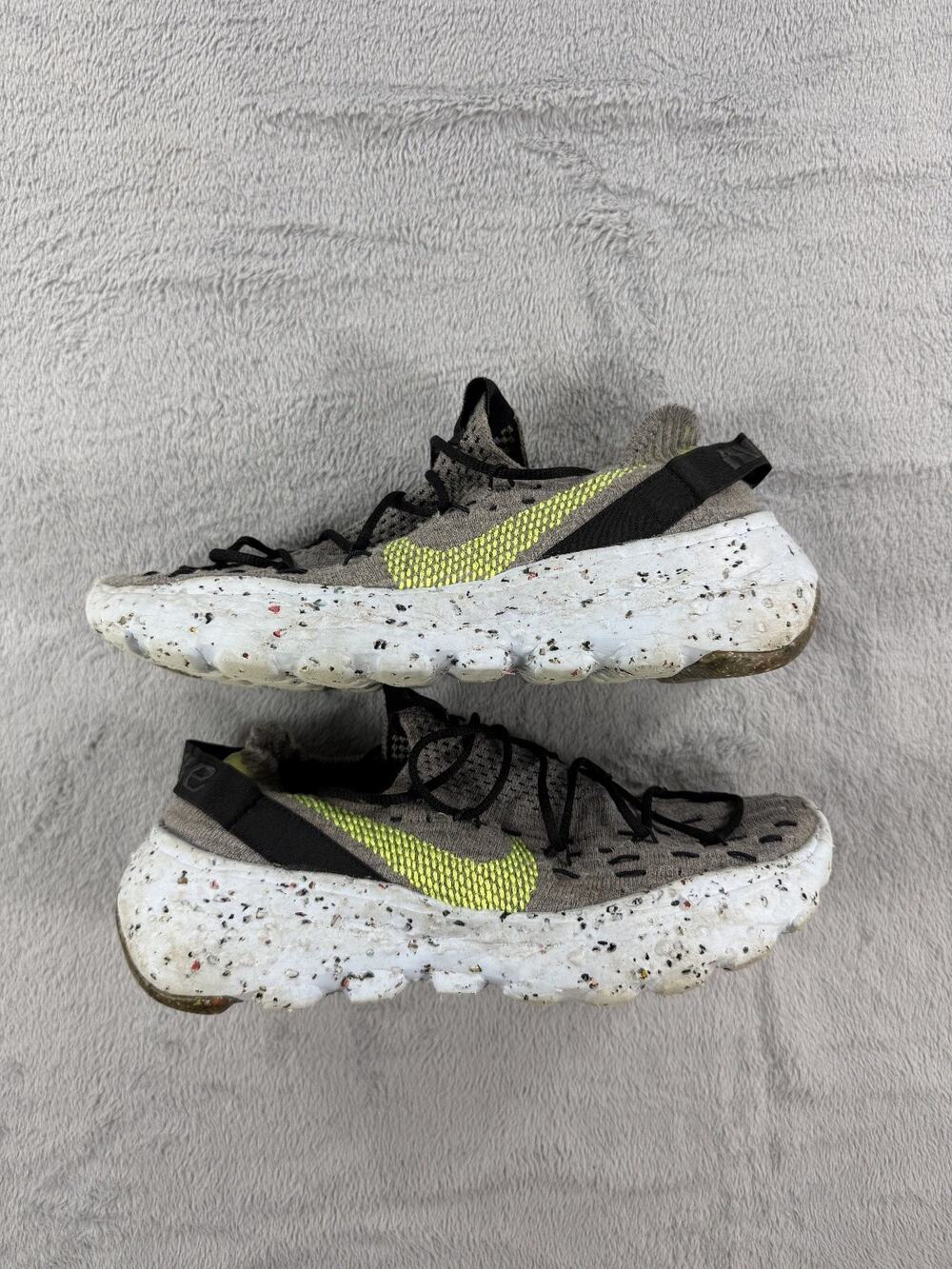 Nike Space Hippie 04 Women's Size 9.5 Gray Knit Athletic Running Shoes Sneaker